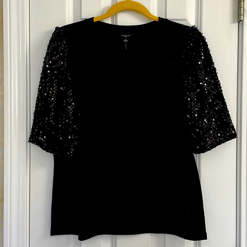 NWT  Ann Taylor Sequin 1/2 Sleeve Knit Top